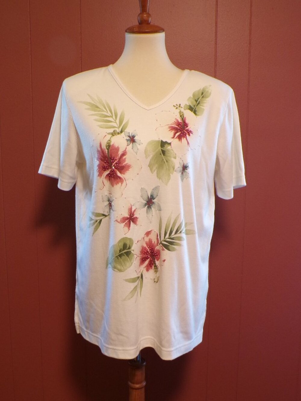 ALFRED DUNNER Women's Cream Floral Beaded Tee Shirt Side Cut Hems Size: Small